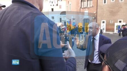 Tensioni al Ghetto ebraico a Roma insulti e urla contro l Anpi