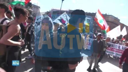 Milano uomo aggredisce giornalista scontro al corteo Pro Pal