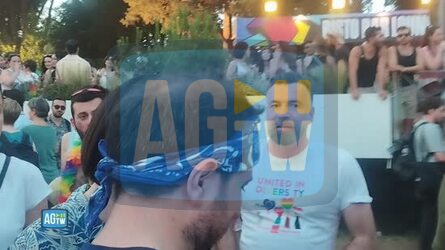 Roma Pride anche Elly Schlein al corteo dei diritti Lgbt saluti e selfie con gli attivisti