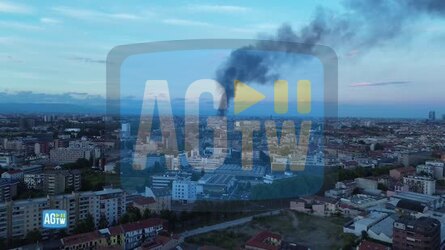 Milano incendio BRT visto dal drone la colonna di fumo sovrasta la citt&agrave;