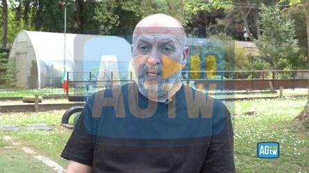 Massa le lacrime del consigliere comunale romeno