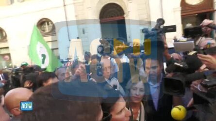 Casa Schlein tra le tende degli studenti davanti a Montecitorio