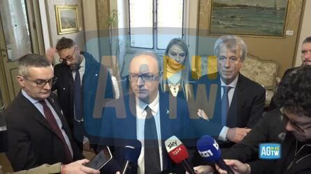 Ragazzo ucciso Valditara abbraccia i familiari di Abu