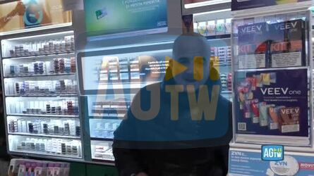 Alberto Trentini il tabaccaio &laquo;Grande gioia. Spero continui a fumare le sue Camel&raquo;