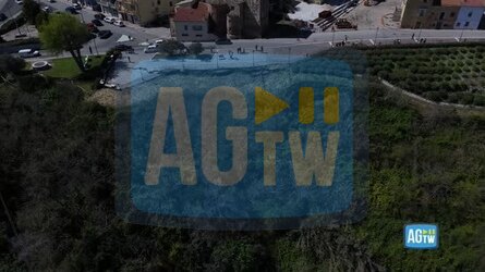 Frana in Molise la vista della citt&agrave; di Petacciato dal drone