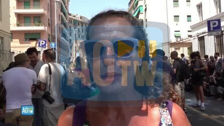 Genova davanti alla Diaz studenti di ieri e oggi &laquo;La scuola non ha approvato neanche una targa&raquo;