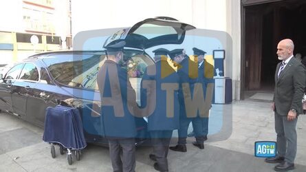 Milano l ultimo saluto al disegnatore Giorgio Forattini