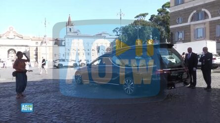 Compatangelo a Roma i funerali del giornalista che fece lo scoop Trump Meloni il ricordo dei colleghi di La7