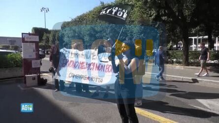 &laquo;Servono medici non bombe&raquo; il flash mob alla Sapienza