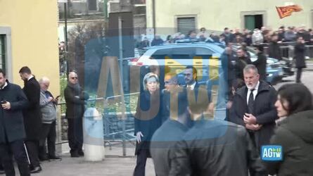 Funerali Bossi l arrivo di Meloni e dei vertici del governo