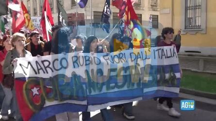 Sciopero scuola corteo verso piazza Scala &laquo;Marco Rubio fuori dall Italia&raquo;