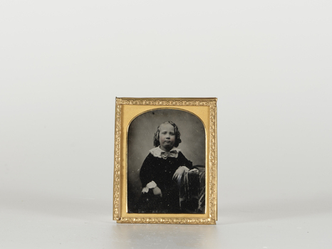 DVQ F 000820