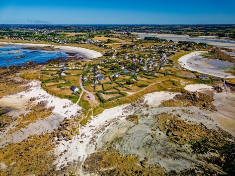 FRANCE. BRITTANY. FINISTERE 29 AERIAL VIEW OF NEIZ VRAN COASTAL AREA IN KERLOUAN