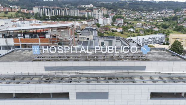 Ourense Spain 30 April 2026 Aerial view of the Complexo Hospitalario Universitario de Ourense CHUO with the Hospital Publico sign on the roof and the city skyline in the background. Ourense Spain 30 April 2026 Aerial view of the Complexo Hospitalario Universitario de Ourense CHUO with the Hospital Publico sign on the roof and the city skyline in the background.