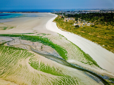 FRANCE. BRITTANY. FINISTERE 29 AERIAL VIEW OF L HORN ESTUARY PLOUGOULM AT LOW TIDE