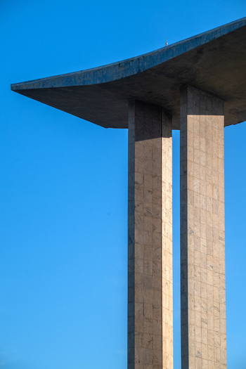 Rio de Janeiro Rio de Janeiro Brazil 20 June 2026 View of Monumento Nacional aos Mortos da Segunda Guerra Mundial showing its concrete pillars and curved roof against blue sky. Rio de Janeiro Rio de Janeiro Brazil 20 June 2026 View of Monumento Nacional aos Mortos da Segunda Guerra Mundial showing its concrete pillars and curved roof against blue sky.