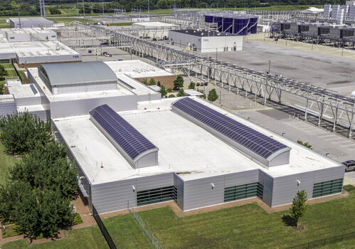 Clarksville Tennessee United States 04 July 2026 Aerial view of the Google Data Center featuring solar panels on the roof and surrounding industrial infrastructure.