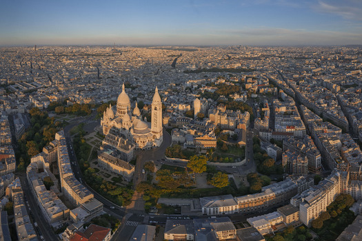 FRANCE. PARIS 75. AERIAL VIEW OF THE SACRE COEUR BASILICA AT THE TOP OF MONTMARTRE HILL ONE OF PARIS S MOST VISITED RELIGIOUS MONUMENTS.