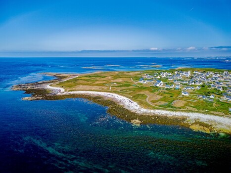 FRANCE. BRITTANY. FINISTERE 29 AERIAL VIEW OF THE ISLAND OF MOLENE ARMORIQUE REGIONAL NATURE PARK