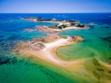 FRANCE. BRITTANY. FINISTERE 29 AERIAL VIEW OF ILE CALLOT CALLOT ISLAND OFF CARANTEC