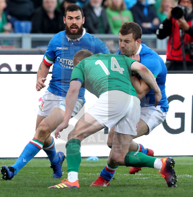 Guinness Sei Nazioni 2019, Round 3, Roma, stadio Olimpico 24/02/2019, Italia v Irlanda, Tommaso Castello impatta su Earls. Foto Daniele Resini/Fotosportit