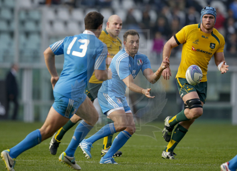 Cariparma Test Match 2013, Torino, Stadio Olimpico, 9-11-2013, Italia v Australia. Alberto Di Bernardo apre per Luca Morisi Foto Roberto Bregani / Fotosportit