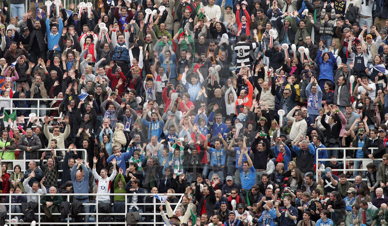 Rbs Sei Nazioni 2006, Roma, stadio Flaminio 18/03/2006, Italia v Scozia, il pubblico esulta per una meta dell\