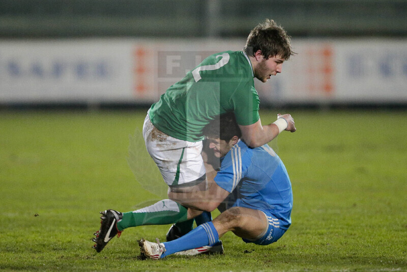 RBS 6 Nazioni U20 2013, Avezzano (AQ), Stadio dei Marsi, 15-03-2013, Italia U20 v Irlanda U20. Il tallonatore irlandese ohn Andrew viene placcato da Marcello Violi