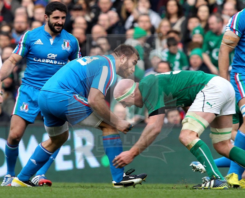 Rbs Sei Nazioni 2014, Dublino, Aviva Stadium, 08/03/2014, Irlanda v Italia, "percussione" di Lorenzo Cittadini su O\