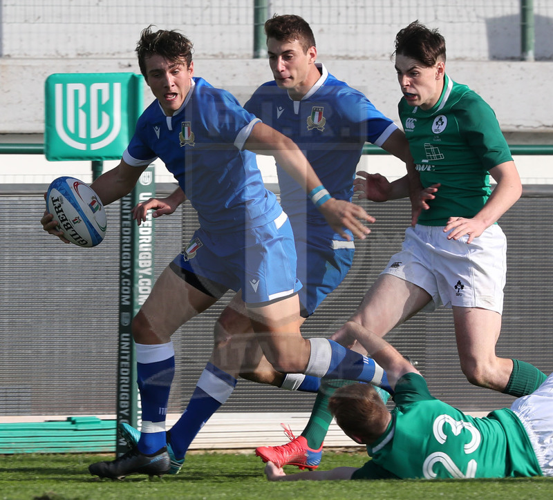 Test match U18, Trviso, stadio di Monigo, Italia U18 v Irlanda U18, un break di Tommaso Simoni. Foto Daniele Resini/Fotosportit