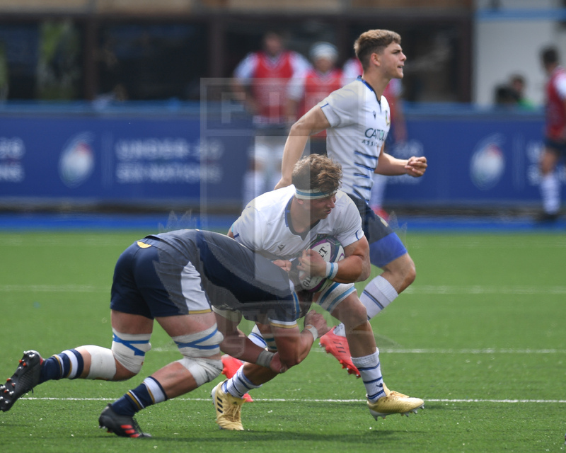 Guinness Sei Nazioni U20 2021, Cardiff, Arms Park 01/07/2021, Italia U20 v Scozia U20, Ross Micheal Vintcent impatta su Ollie Leatherbarrow.