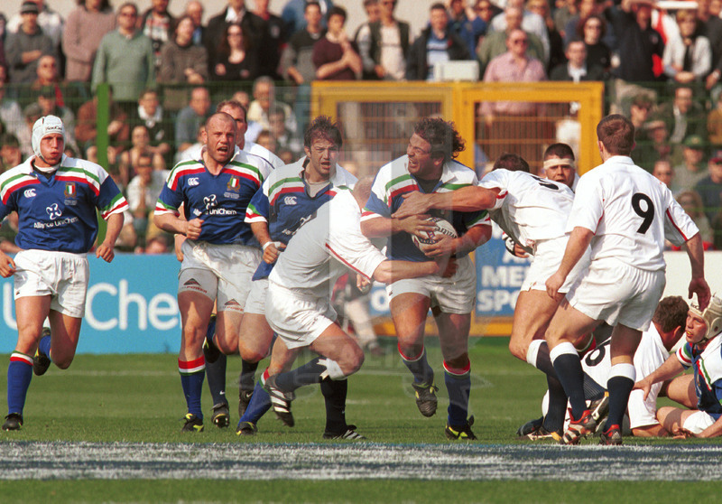 Lloyds TSB Sei Nazioni 2000, Round 4, Roma, stadio Flaminio 18/03/2000, Italia v Inghilterra, Andrea De Rossi guida una carica degli Azzurri. Dietro: Moscardi, Cristofoletto e Mauro Bergamasco. Foto Daniele Resini/Fotosportit
