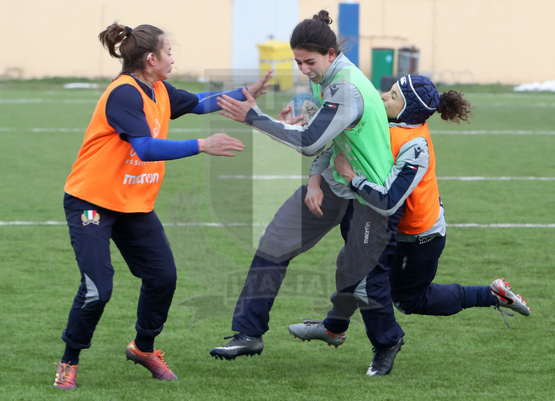 Guinness Sei Nazioni 2021, Parma, Cittadella del Rugby 09/01/2021, raduno Nazionale Donne, sessione di allenamento, Vittoria Ostuni Minuzzi placcata da Michela Sillari. Foto Daniele Resini/Fotosportit