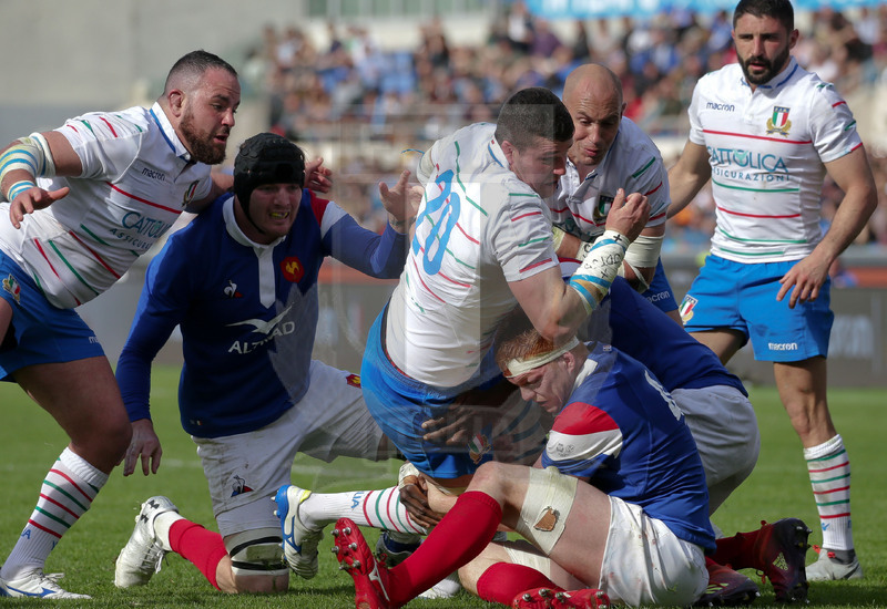 Guinness Sei Nazioni 2019, Round 5, Roma, Stadio Olimpico, 16/03/2019, Italia v Francia. Una carica di Sebastian Negri. Sergio Parisse in sostegno. Foto Roberto Bregani/Fotosportit