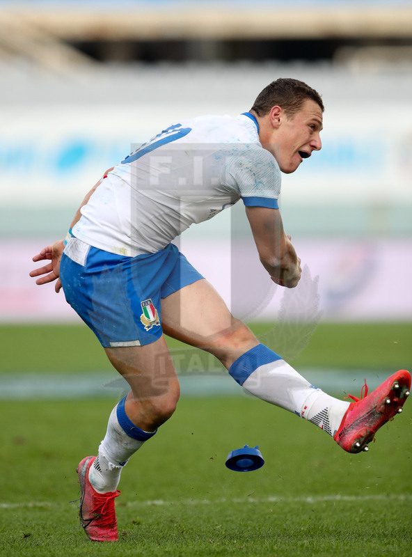 Autumn Nations Cup 2020, Cattolica Test match 2020, Firenze, Stadio Artemio Franchi, 14/11/2020, Italia v Scozia. Paolo Garbisi al calcio di punizione. Foto Roberto Bregani/Fotosportit