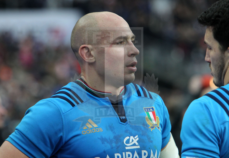 Rbs Sei Nazioni 2016, round 1, Parigi, Stade de France 06/02/2016, Francia v Italia, la delusione di Sergio Parisse a fine match. Foto Daniele Resini/Fotosportit