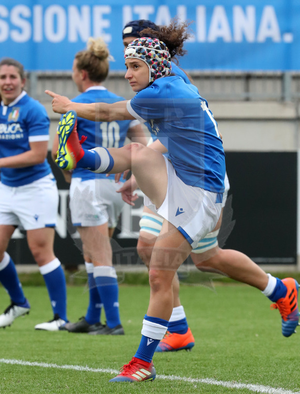 Sei Nazioni Donne 2021, Parma, stadio Lanfranchi 10/04/2021, Italia v Inghilterra, Michela Sillari al calcio di avvio. foto Daniele Resini/Fotosportit