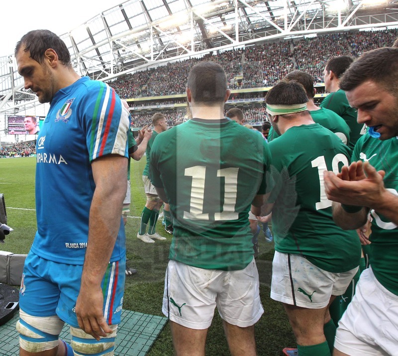 Rbs Sei Nazioni 2014, Dublino, Aviva Stadium, 08/03/2014, Irlanda v Italia, la delusione di Marco Bortolami che esce dal corridoio irlandese.