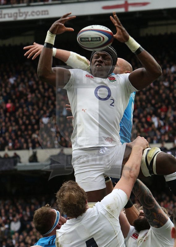 RBS Sei Nazioni 2017, Londra, Twickenham 26/02/2017, Inghilterra v Italia, Maro Itoje conquista touche. Foto Daniele Resini/Fotosportit
