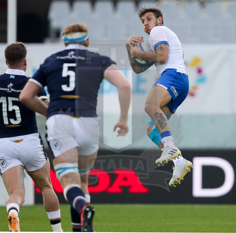 Autumn Nations Cup 2020, Cattolica Test match 2020, Firenze, Stadio Artemio Franchi, 14/11/2020, Italia v Scozia. Matteo Minozzi in una presa al volo. Foto Roberto Bregani/Fotosportit