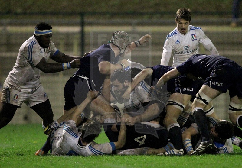 Rbs 6 Nazioni Under 20, Fontanafredda 21/02/2014, Italia U20 v Scozia U20, Silva (a terra) e Appiah ripoliscono una ruck. Azzolini controlla.