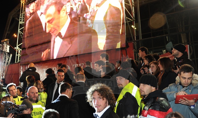 RBS 6 Nazioni 2013, Roma, Stadio Olimpico, 16-03-2013, Italia v Irlanda. gli azzurri festeggiano al villaggio con i tifosi, Mauro Bergamasco e gli Azzurri salgono sul palco.