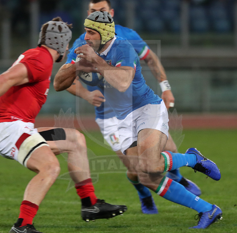 Guinness Sei Nazioni 2019, Round 2, Roma, Stadio Olimpico 09/02/2019, Italia v Galles, Angelo Esposito su Jonathan Davies. Foto Daniele Resini/Fotosportit