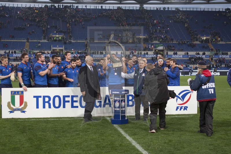 RBS Sei Nazioni 2015, Roma, stadio Olimpico 15/03/2015, Italia v Francia, la consegna del trofeo Garibaldi. Foto Daniele Resini/Fotosportit