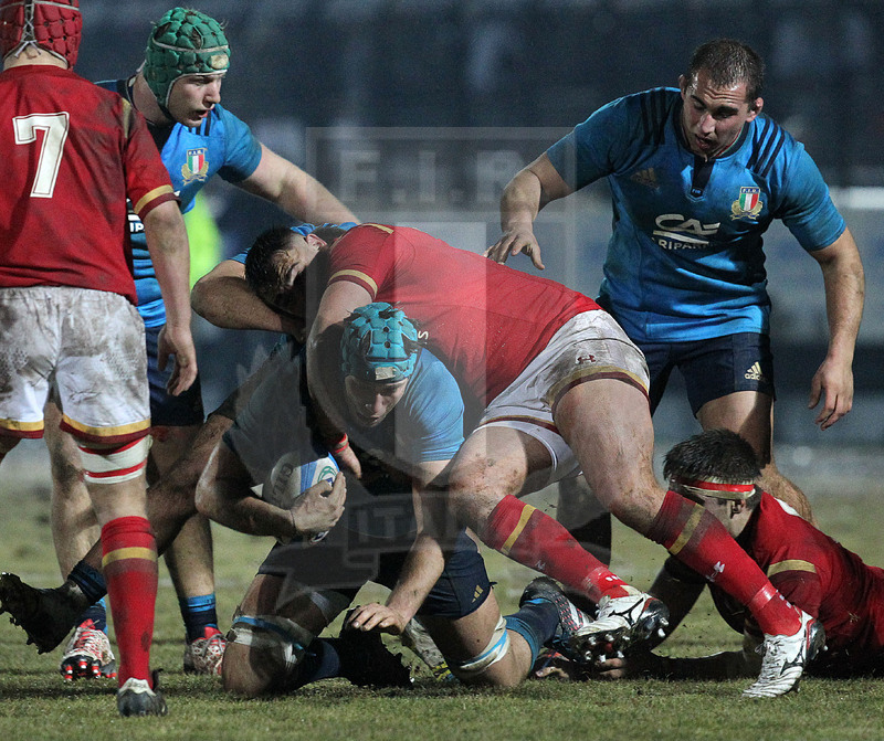 RBS Sei Nazioni 2017, Legnano, stadio Mari 03/02/2017, Italia U20 v Galles U20, Nardo Casolari portato a terra.