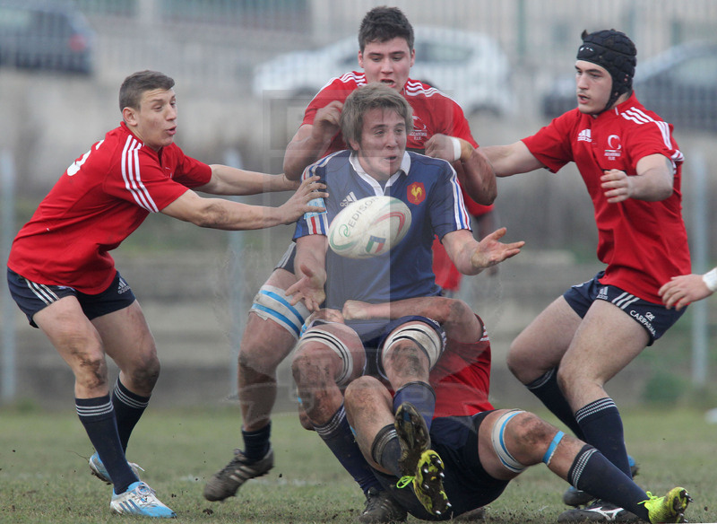 Benevento, 10 gennaio 2014, Nazionale italiana Under 20 v Accademia di Marcoussis, la pressione italiana su una terza francese.
