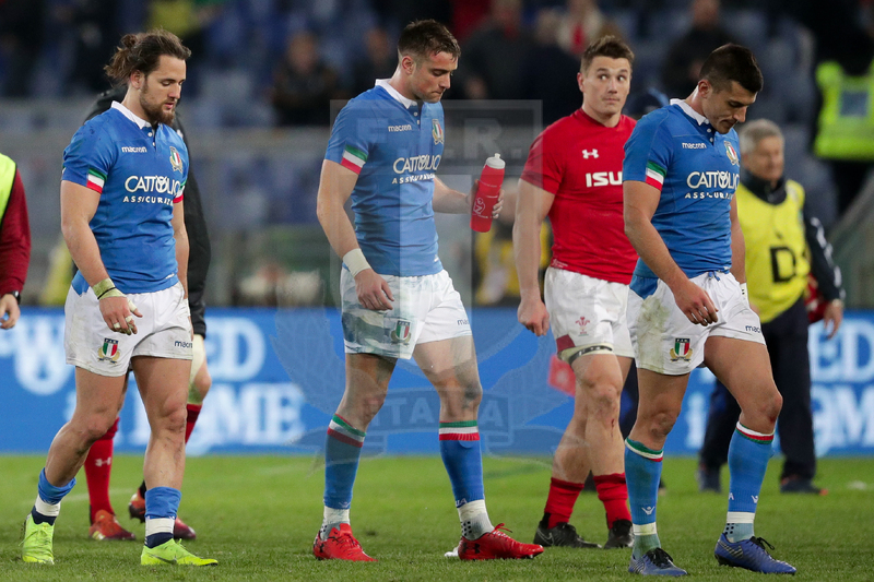 Guinness Sei Nazioni 2016, Round 2, Roma, Stadio Olimpico, 9/02/2019, Italia v Galles. Tommaso Allan con Edoardo Padovani e Michele Campagnaro fine partita. Foto Roberto Bregani/Fotosportit