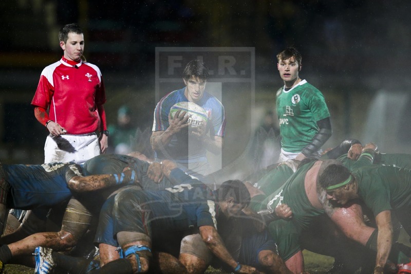RBS 6 Nazioni U20 2015, Biella, Stadio Pozzo Lamarmora, 6-02-2015, Riccardo Raffaele pronto ad introdurre in mischia chiusa mentre crollano le prime linee. Foto: Roberto Bregani/Fotosportit.