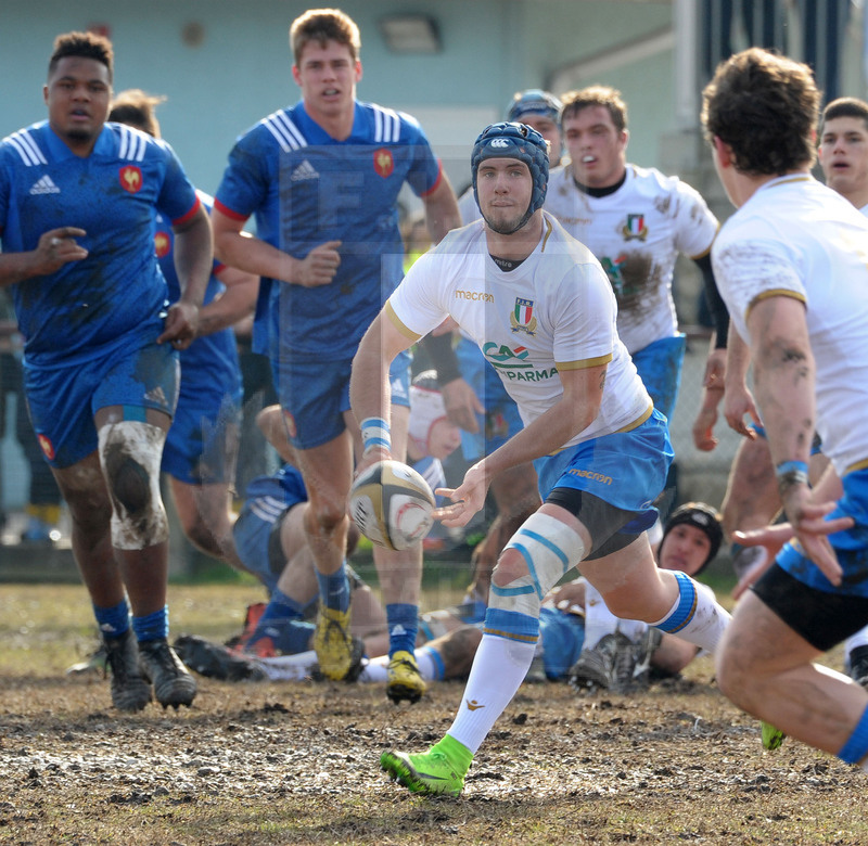 Test match U18, Badia Polesine 24/02/2018, Italia U18 v Francia U18, Michele Paruzzo passa palla.