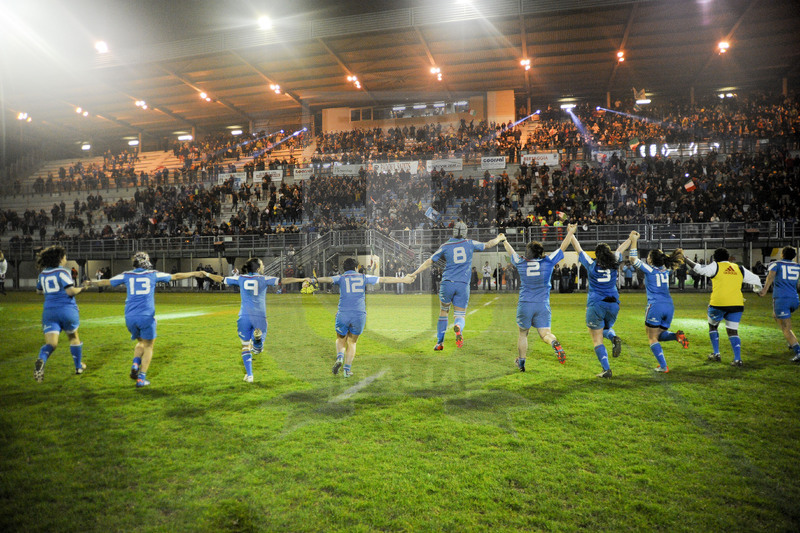 Rbs Sei Nazioni Donne 2015, Padova, stadio Plebiscito, 21-03-2015, Italia Donne v Galles Donne, le Azzurre festeggiano a fine partita.